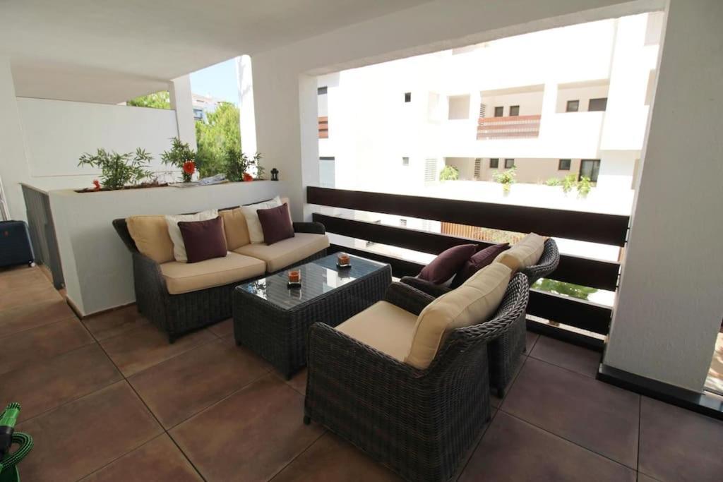 Amplio Piso Con Parking Y Piscina Cerca Del Mar Apartment